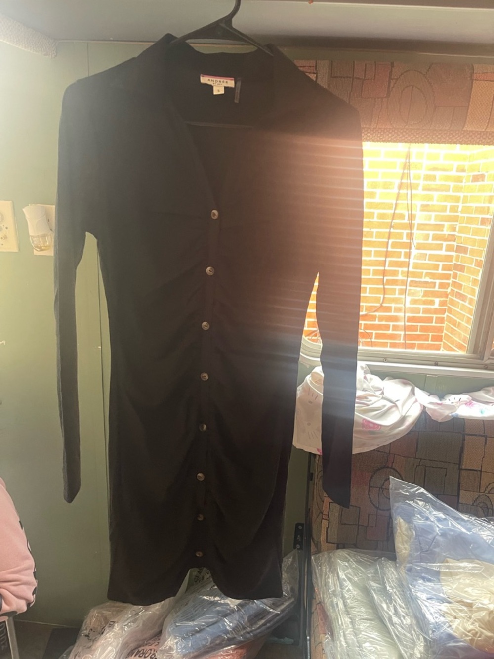 ANDREE BY UNIT Black Long-Sleeve Ruched Button Dress